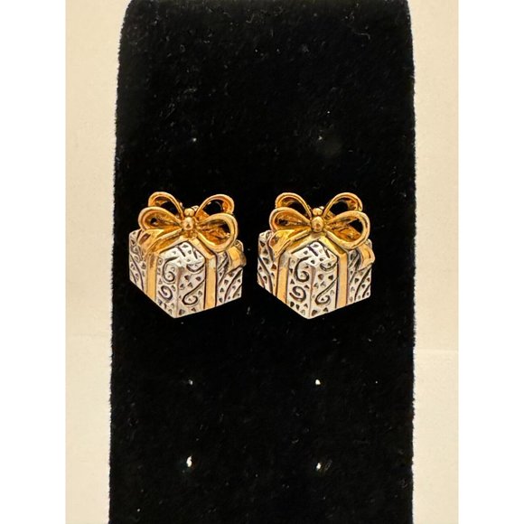 J&J Jewelry - JJ Christmas Earrings Vintage Jewelry Gift Boxes Bows Presents Holidays Mother